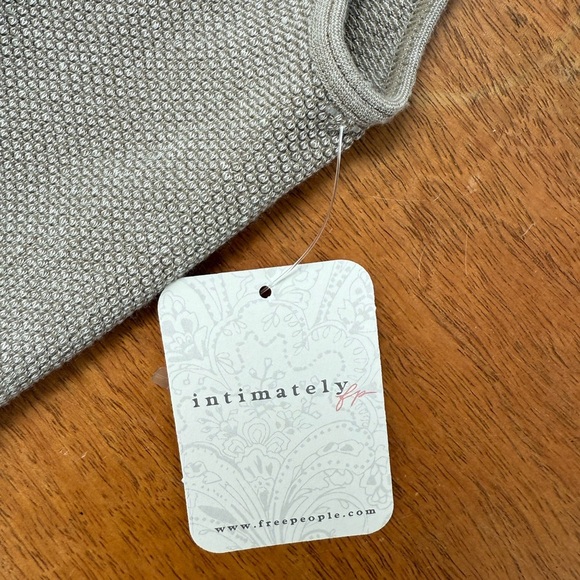 NWT - FREE PEOPLE Seamless ALWAYS READY Turtleneck Tank Top XS/S - Picture 4 of 8